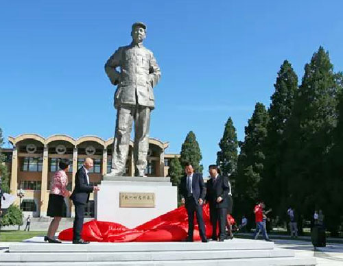 中央黨校校園雕塑揭幕